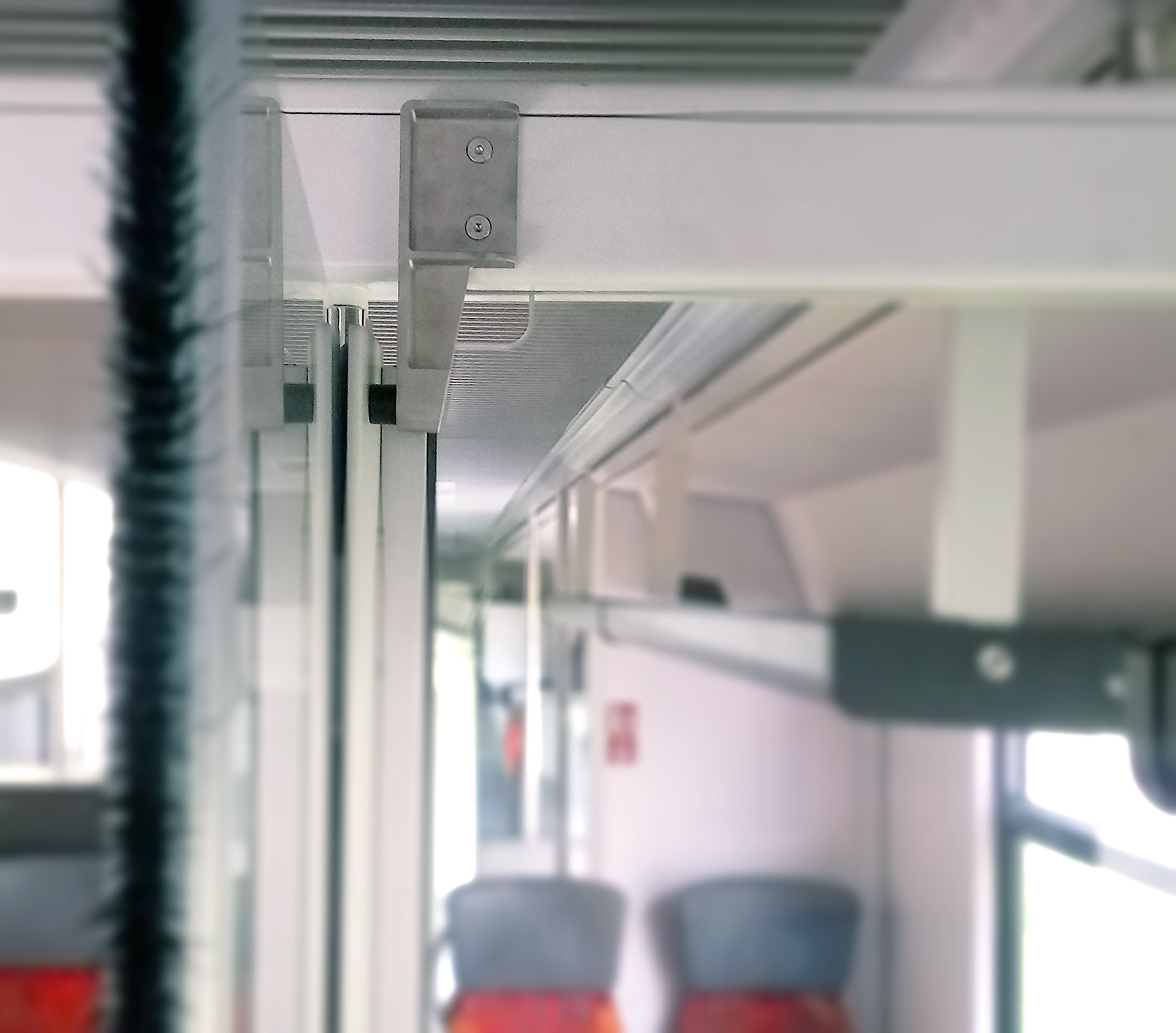 Alstom-Doorstopper-within-Train_Source-Alstom-1