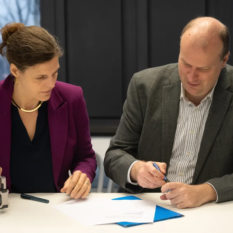 Henrike and Max_Replique Srl